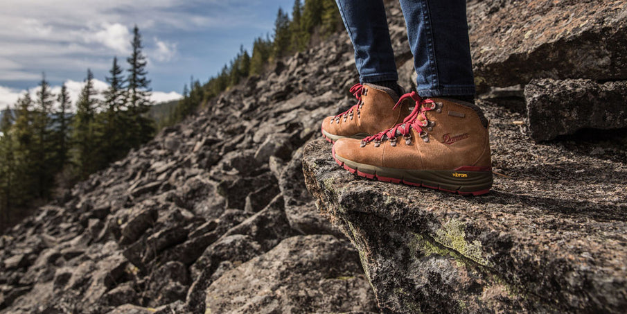 Hiking With Sole: Top Tips To Find The Best Hiking Footwear With Quality Soles